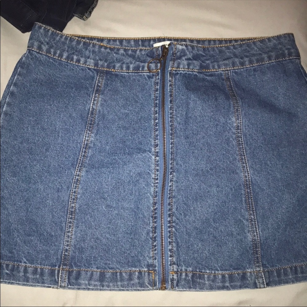 Forever 21 ZIP Skirt